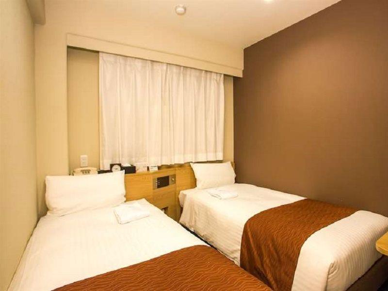 Via Inn Shin Osaka West Zewnętrze zdjęcie