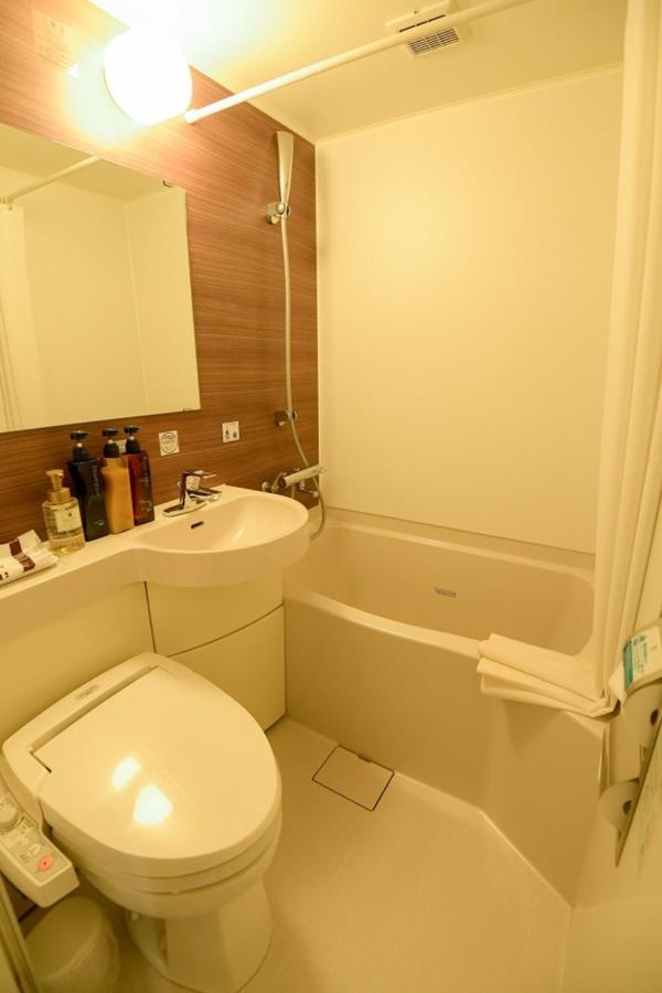 Via Inn Shin Osaka West Zewnętrze zdjęcie